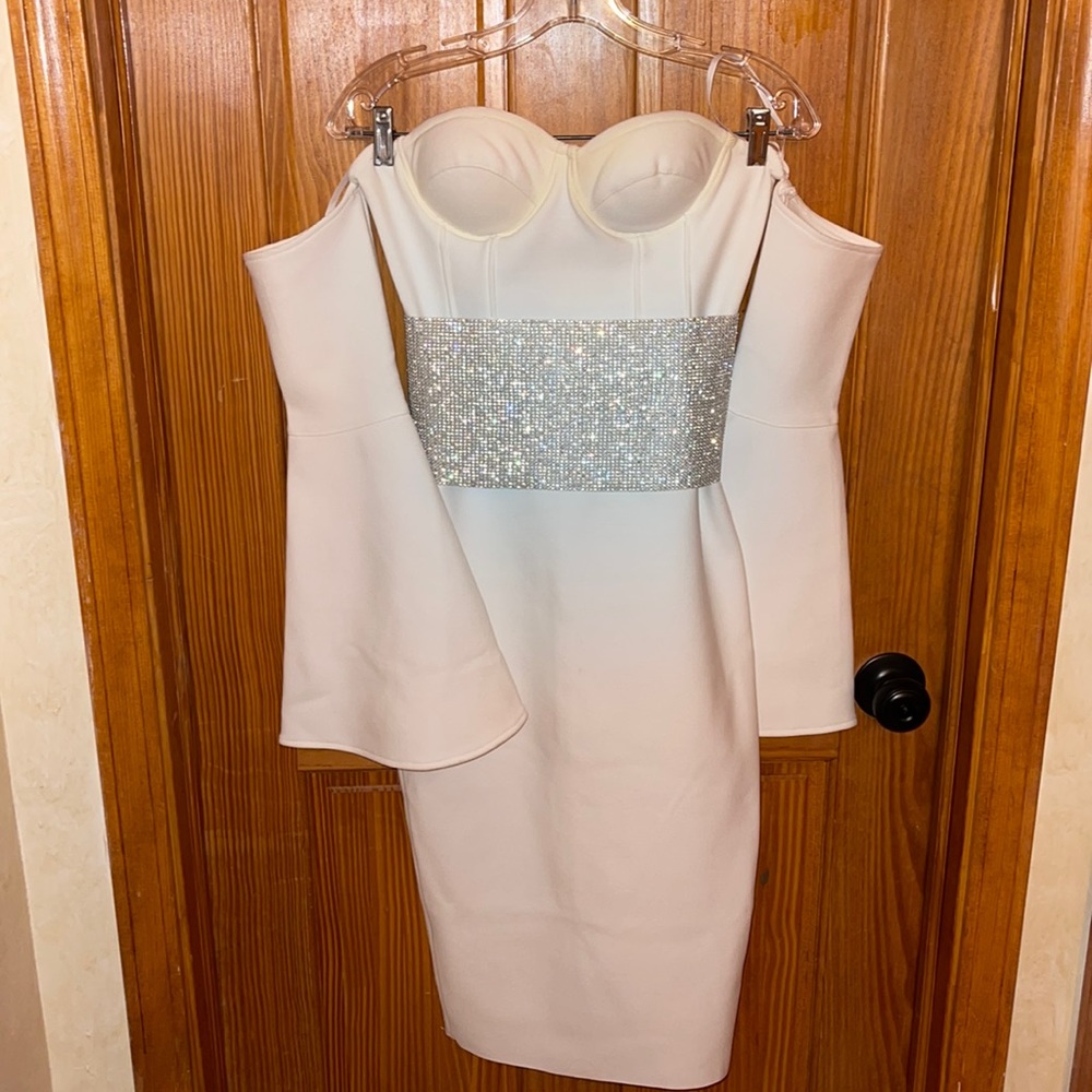 White off shoulder body-con midi dress with sparkle belt. Never worn- size M